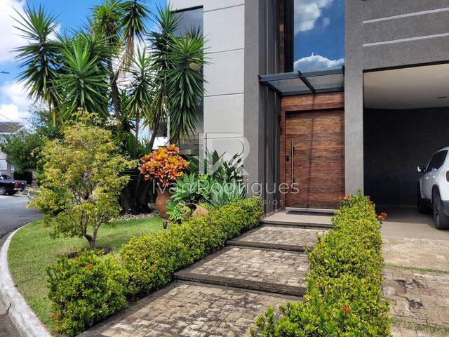 #37 - Casa em condomínio para Venda em Jacareí - SP