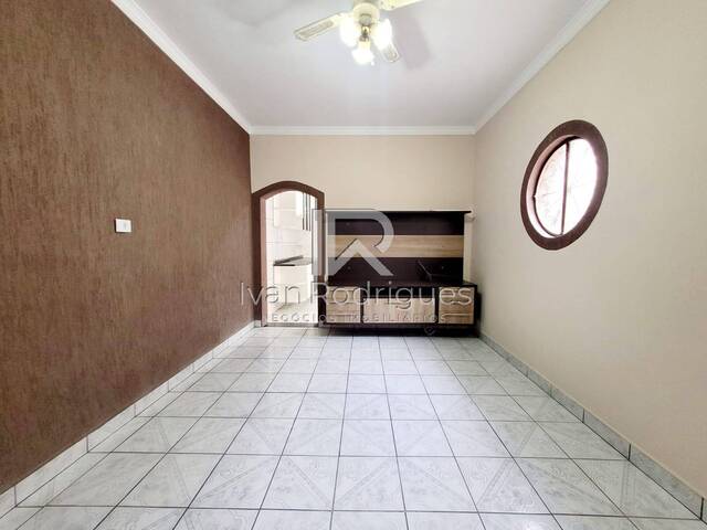 #46 - Casa para Venda em Jacareí - SP - 2