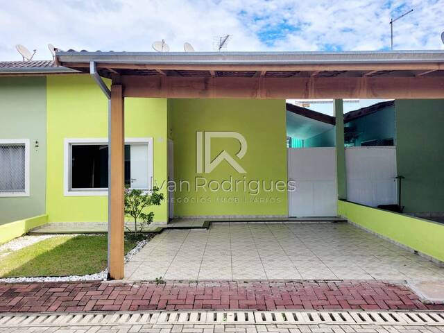 #48 - Casa em condomínio para Venda em Jacareí - SP