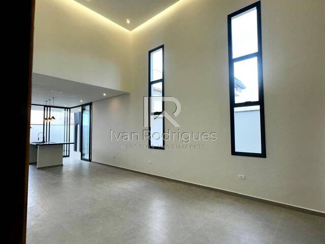 #80 - Casa em condomínio para Venda em Jacareí - SP - 2