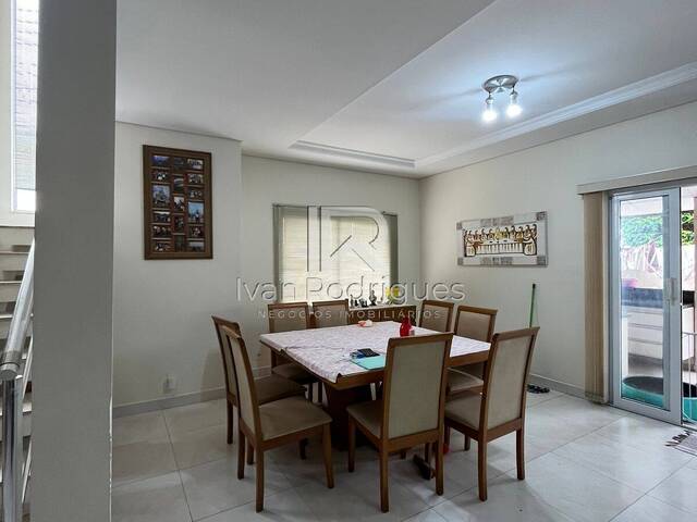 #91 - Casa em condomínio para Venda em Jacareí - SP